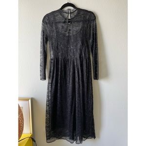 Zara - Midi length lace dress